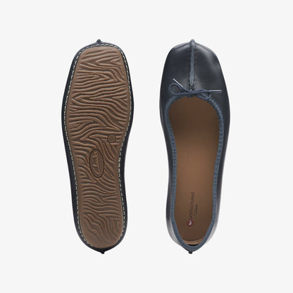 Freckle Ice Navy Leather - Clarks Women
