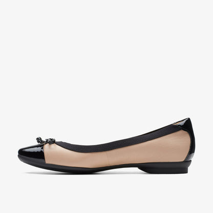 Candra Glow Praline Leather - Clarks Women