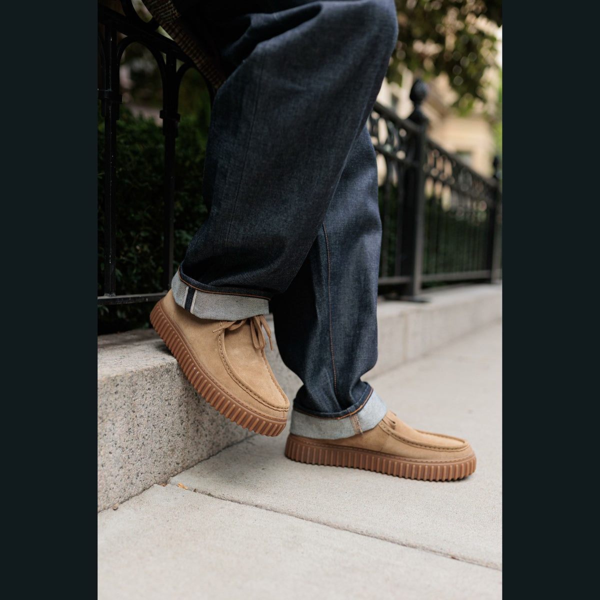 Torhill Lo Dark Sand Suede - Clarks Men