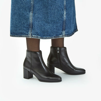 Freva 55 Zip Ankle Boot Black Leather - Clarks Women
