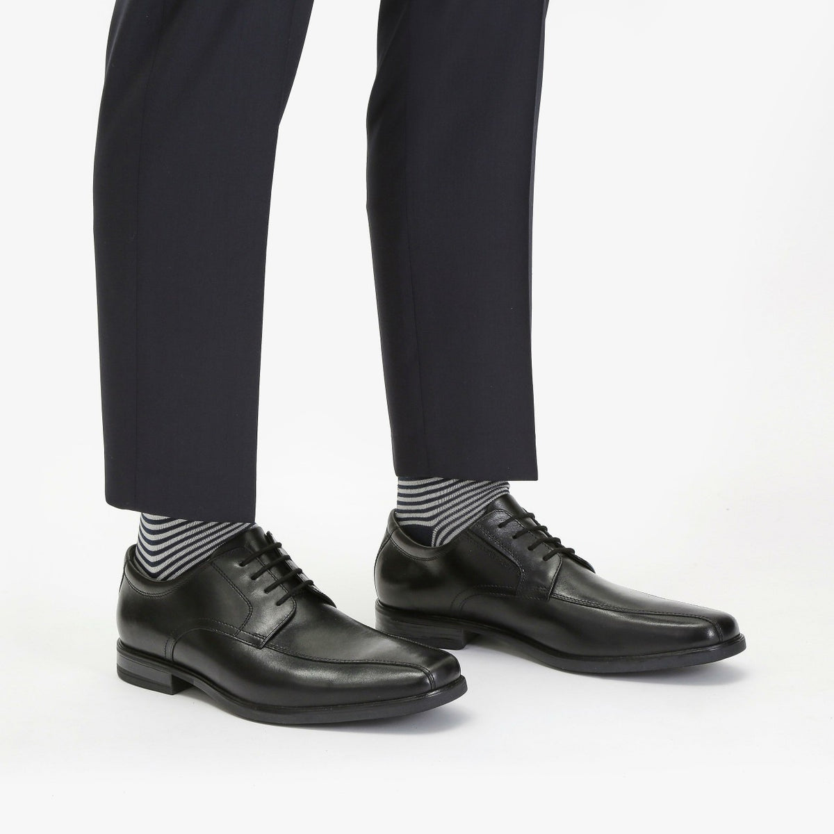 Howard Over Black Leather - Clarks Men