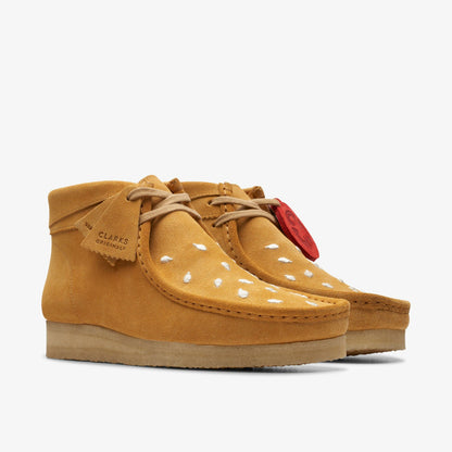 Wallabee Boot Tan Embroidery - Clarks Men