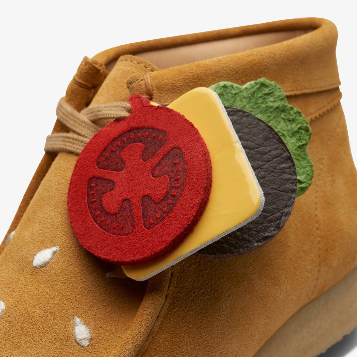 Wallabee Boot Tan Embroidery - Clarks Men