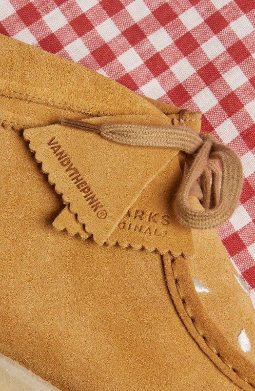 Wallabee Boot Tan Embroidery - Clarks Men