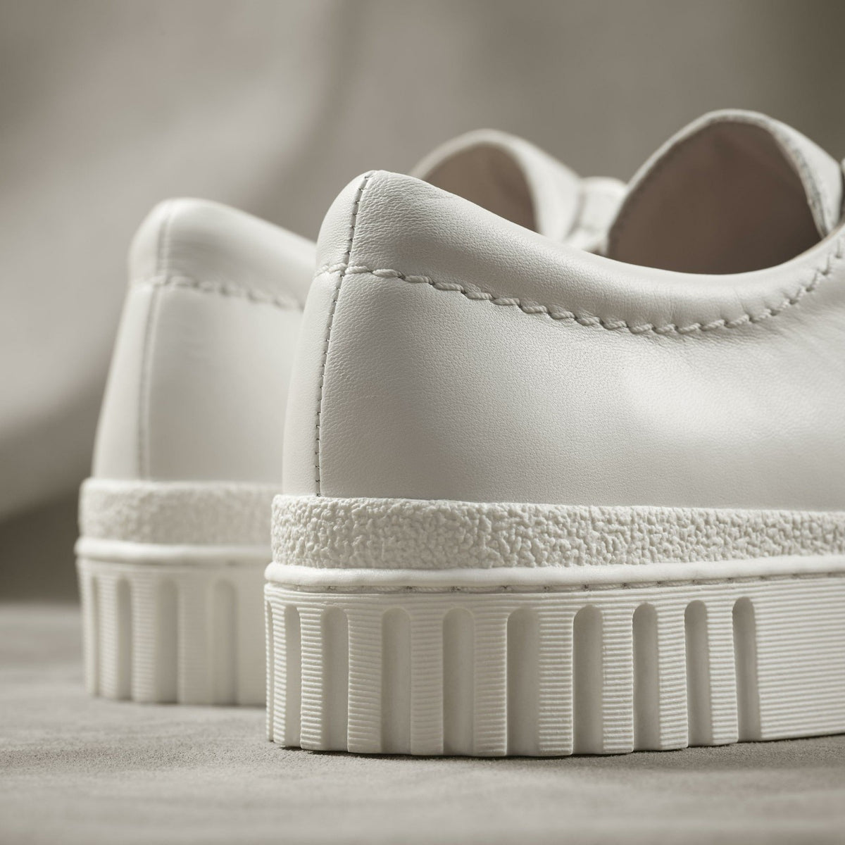 Mayhill Walk Off White Leather - Clarks Women