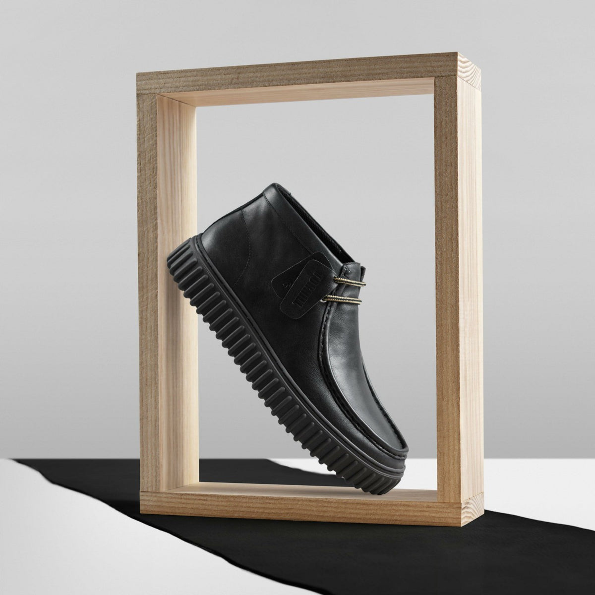 Torhill Hi Black Leather - Clarks Men