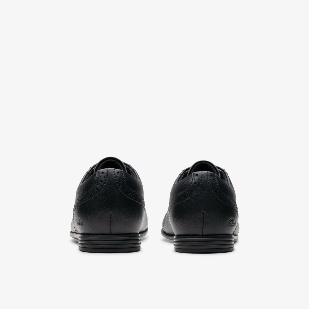 Finja Brogue Older Black Leather - Clarks Kids