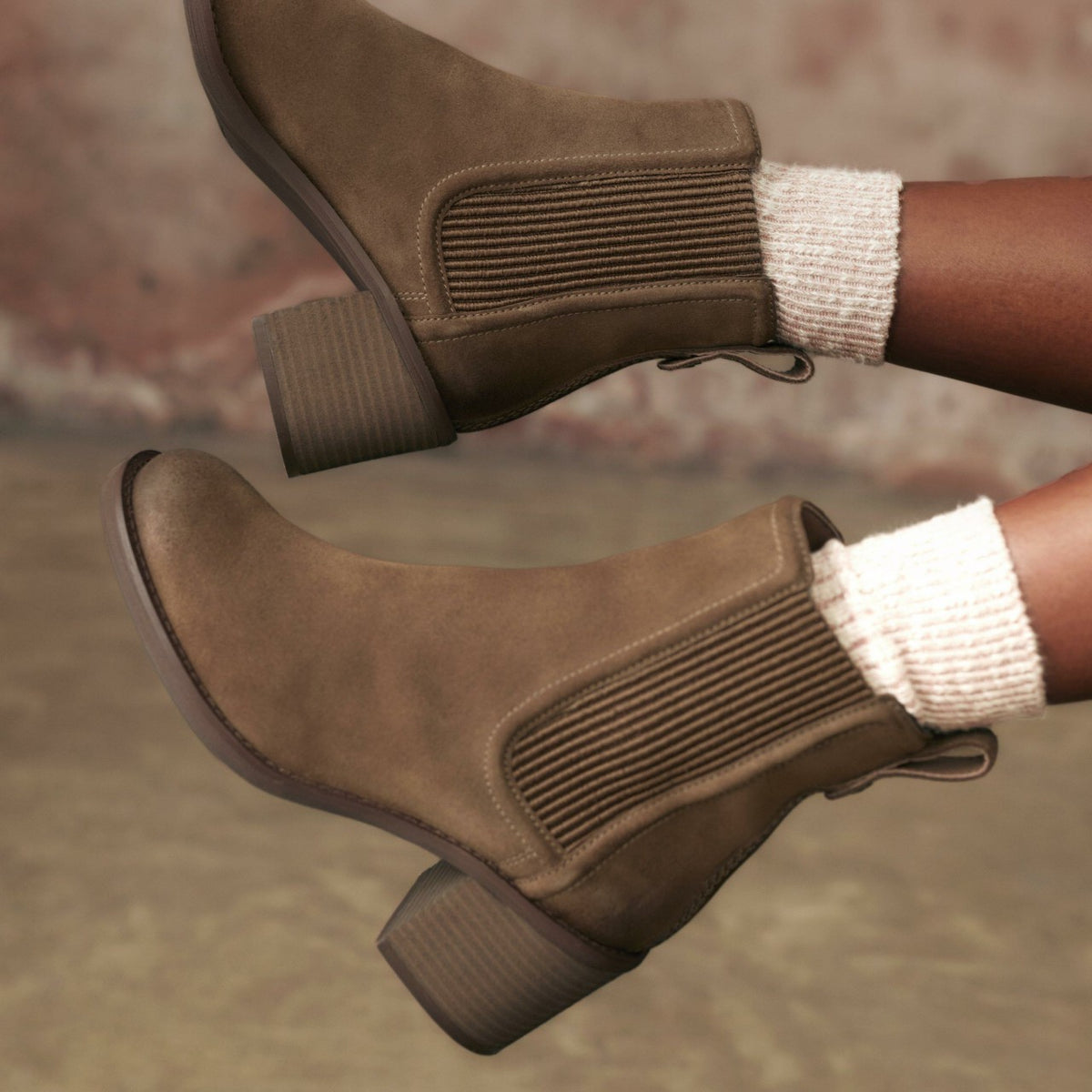 Chamberly Top Walnut Suede - Clarks Women
