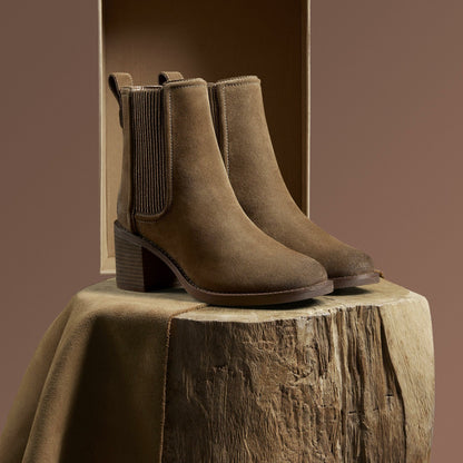 Chamberly Top Walnut Suede - Clarks Women