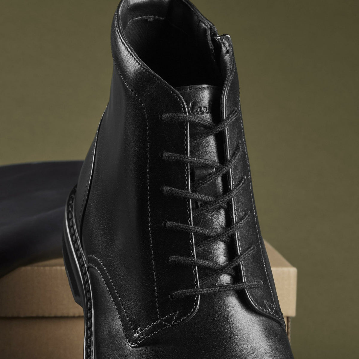 Aldwin Cap Black Leather - Clarks Men