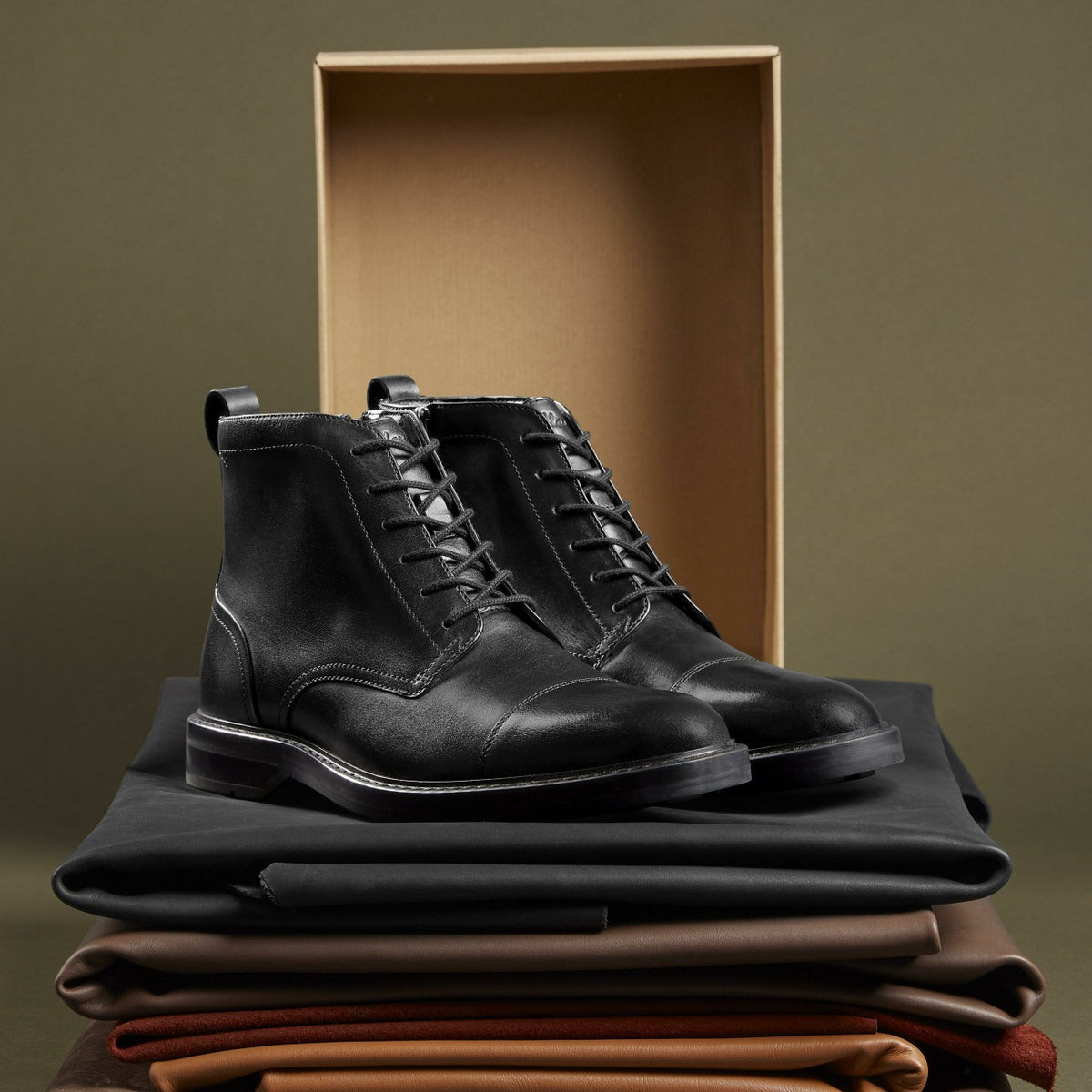 Aldwin Cap Black Leather - Clarks Men