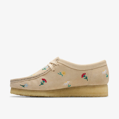 Wallabee Taupe Embroidery - Clarks Women