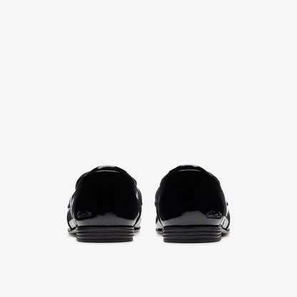 Finja Bright Older Black Patent - Clarks Kids