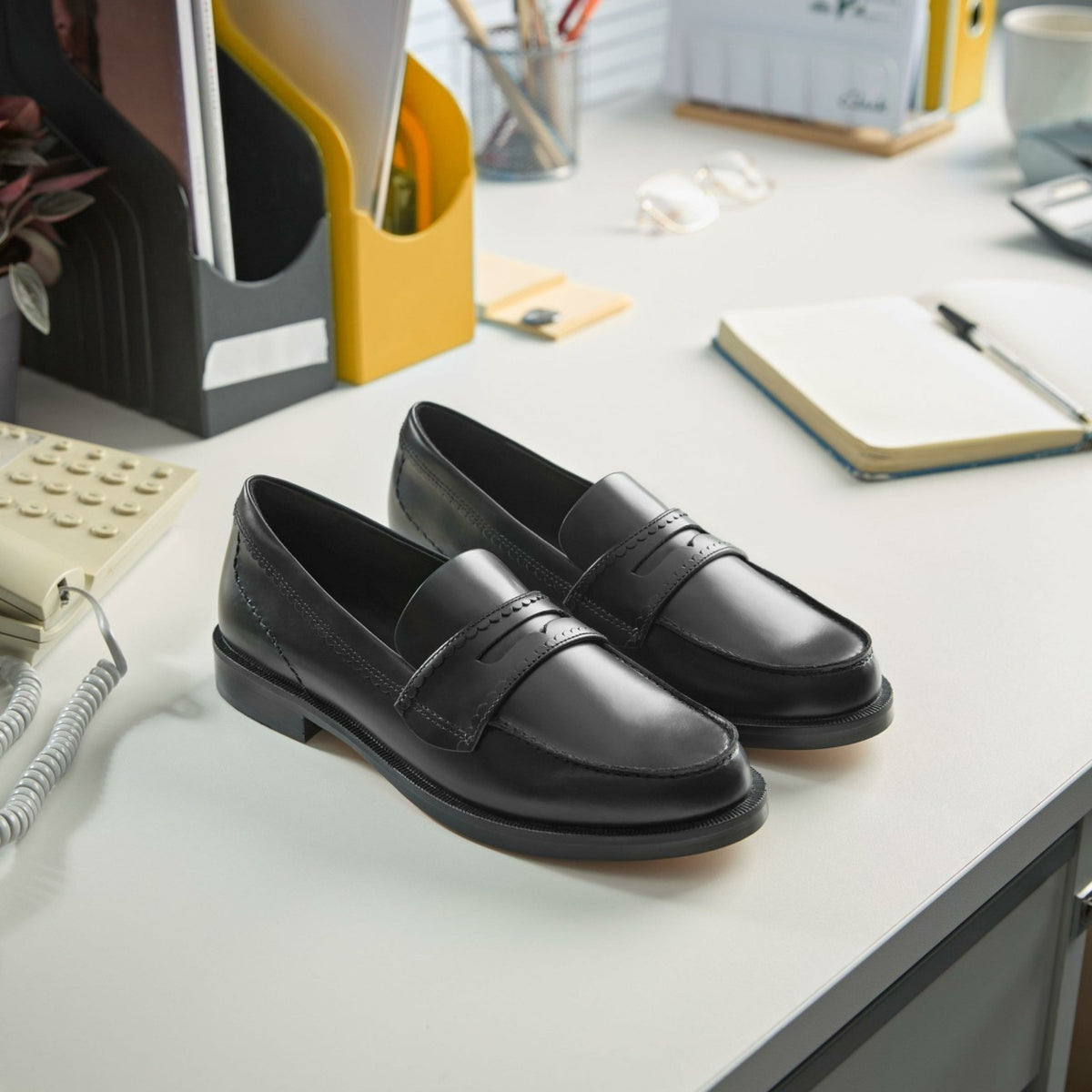Straven Edge Black Leather - Clarks Women
