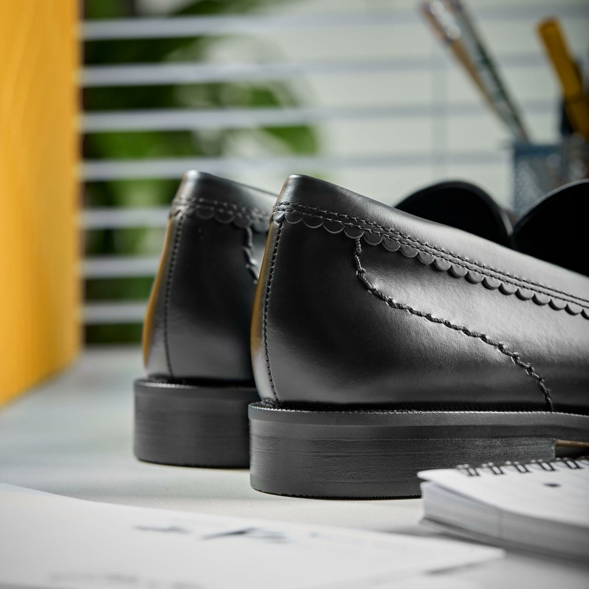 Straven Edge Black Leather - Clarks Women