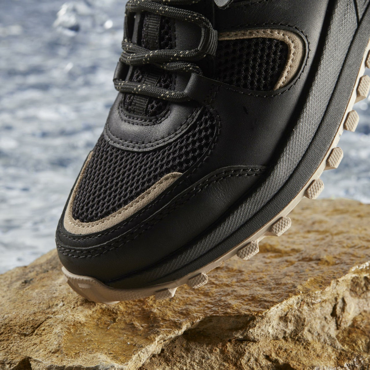 ATL Trek Vibe Waterproof Black Waterproof - Clarks Women