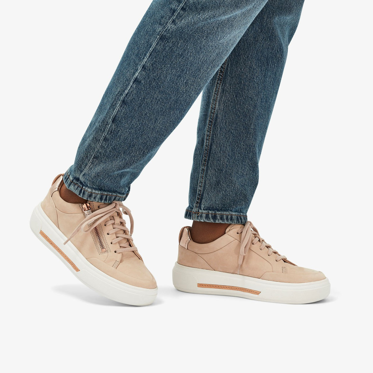 Hollyhock Zip Sand Nubuck - Clarks Women
