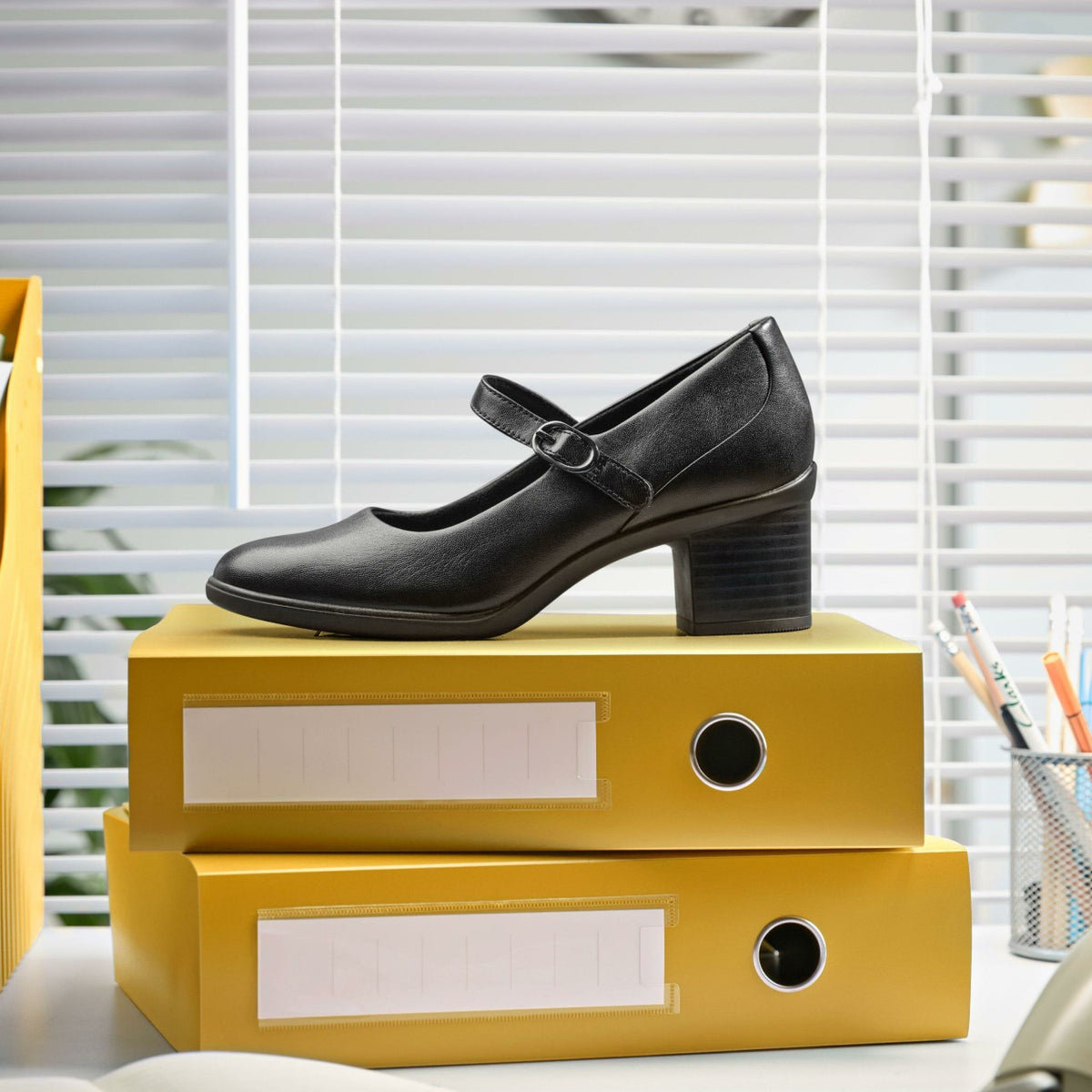 Shaya Jane Black Leather - Clarks Women