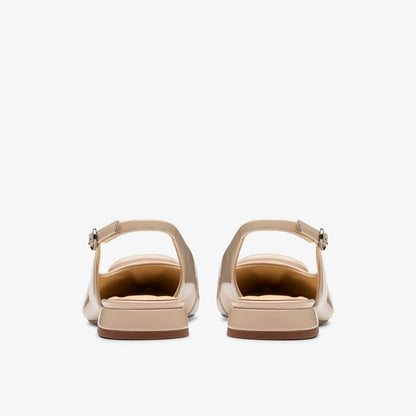 Sensa 15 Trim Sand Patent - Clarks Women