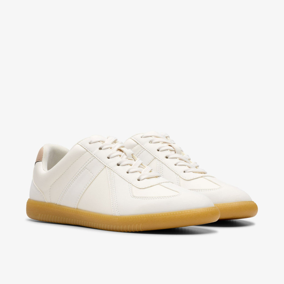 Nykole Step White - Clarks Women