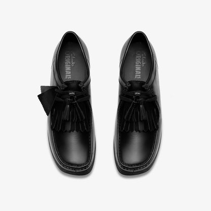 Wallabee Black Hi Shine Leather - Clarks Men