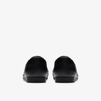 Finja Loafer Older Black Leather - Clarks Kids