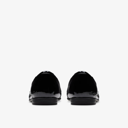 Finja Loafer Older Black Patent - Clarks Kids